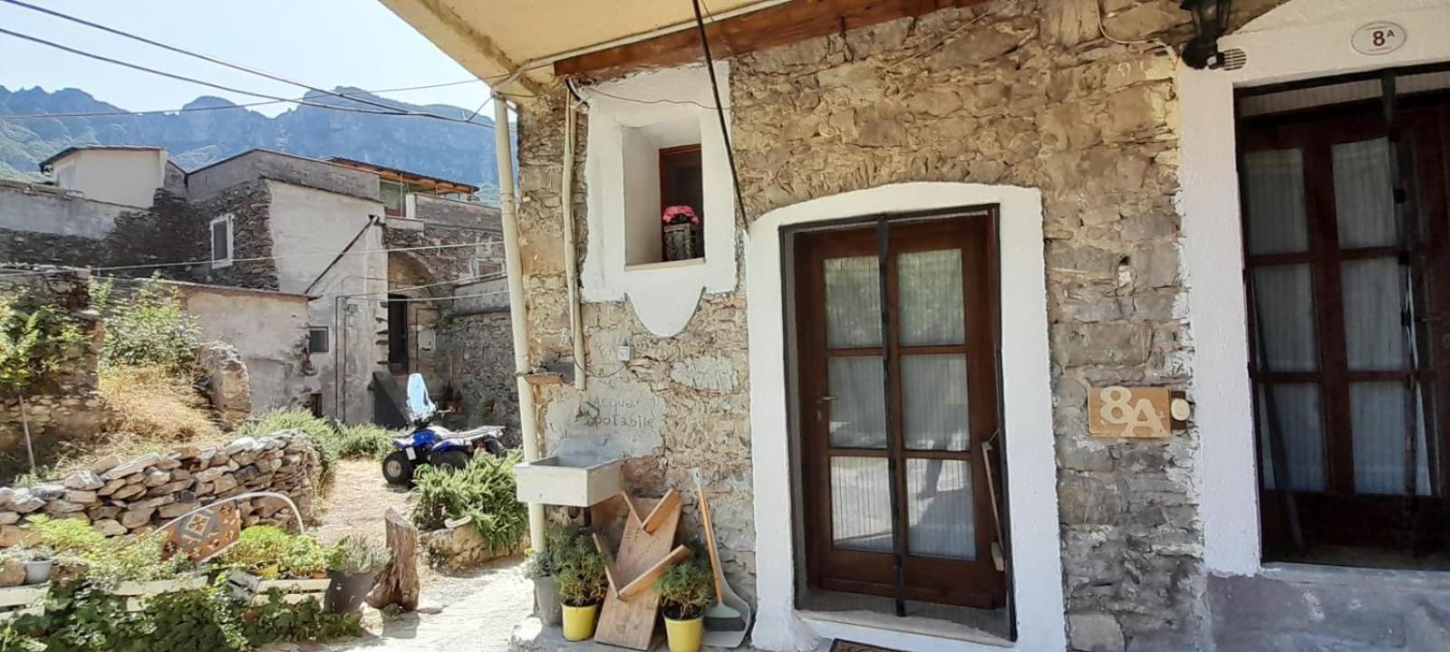 B&B 8A Castelbianco Colletta Екстер'єр фото