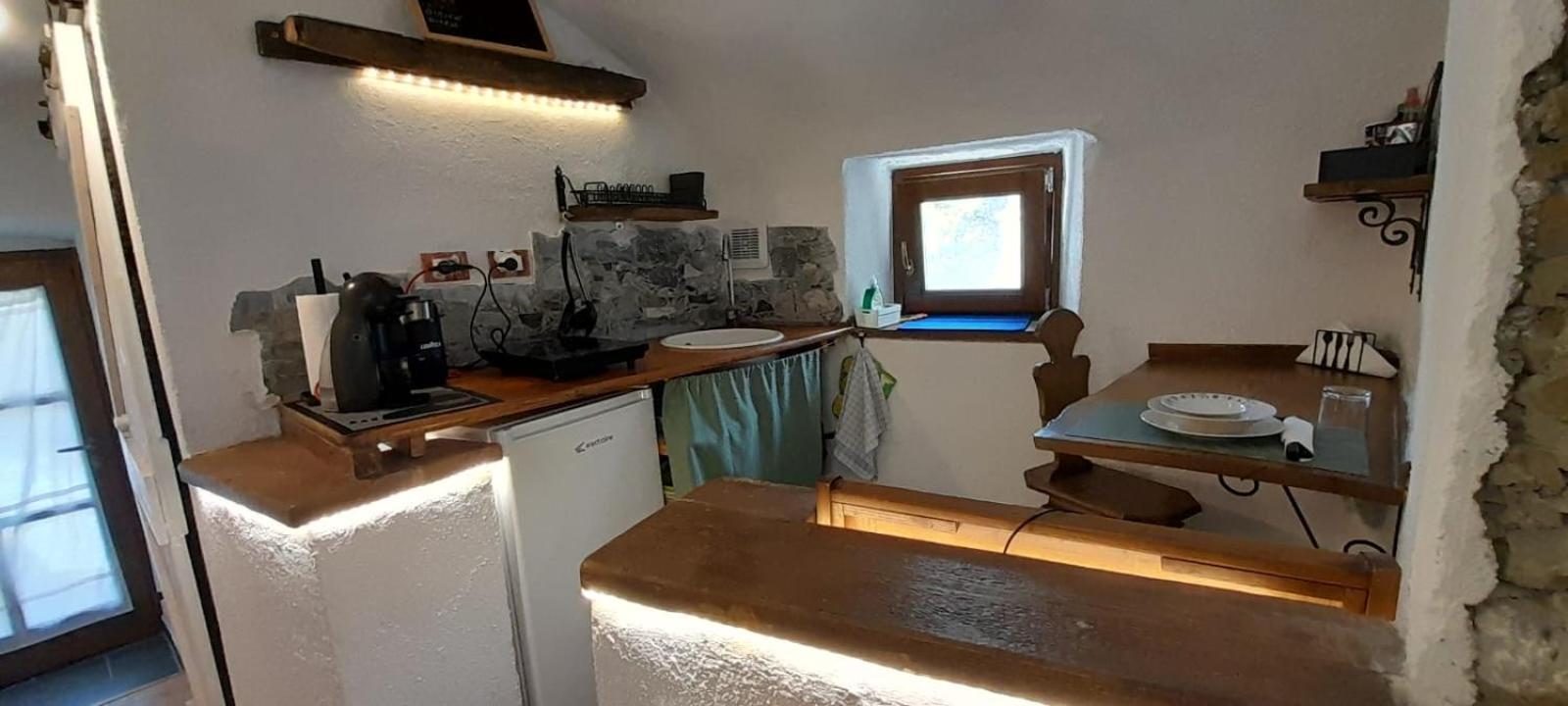 B&B 8A Castelbianco Colletta Екстер'єр фото